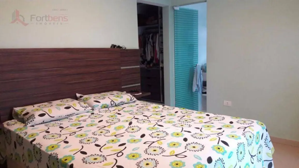 Sobrado com 3 quartos à venda, 220m2 em Laranjeiras, Caieiras - SP - imagem 8 Foto 8 de Sobrado com 3 quartos à venda, 220m2 em Laranjeiras, Caieiras - SP