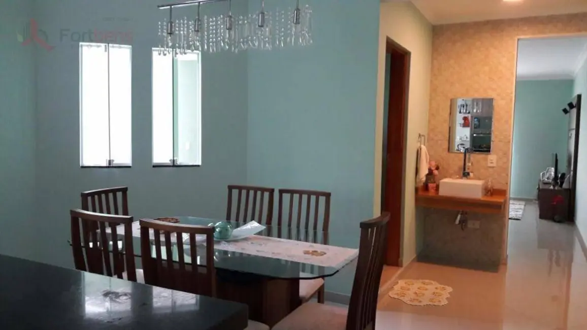 Sobrado com 3 quartos à venda, 220m2 em Laranjeiras, Caieiras - SP - imagem 3 Foto 3 de Sobrado com 3 quartos à venda, 220m2 em Laranjeiras, Caieiras - SP