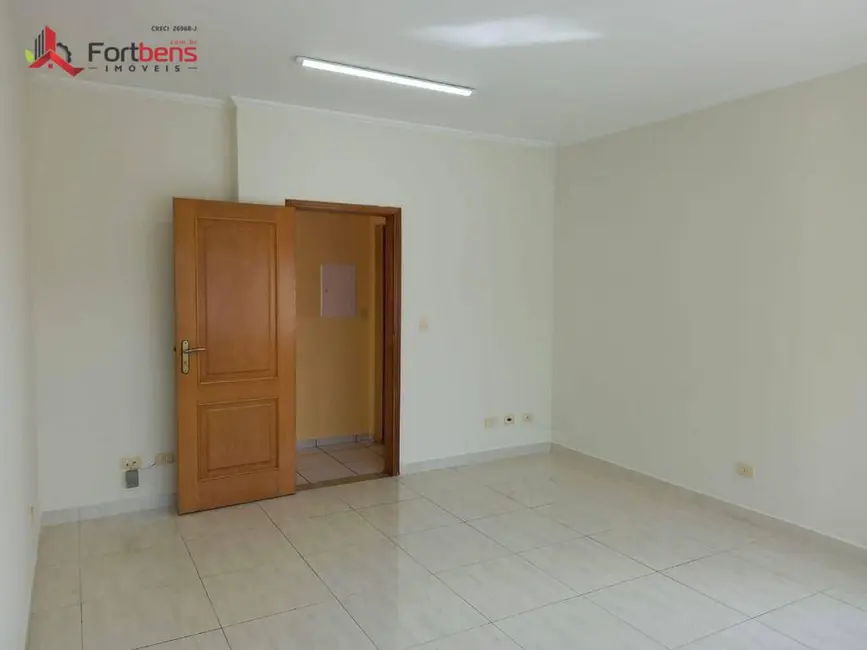 Foto 1 de Casa para alugar, 180m2 em Região Central, Caieiras - SP