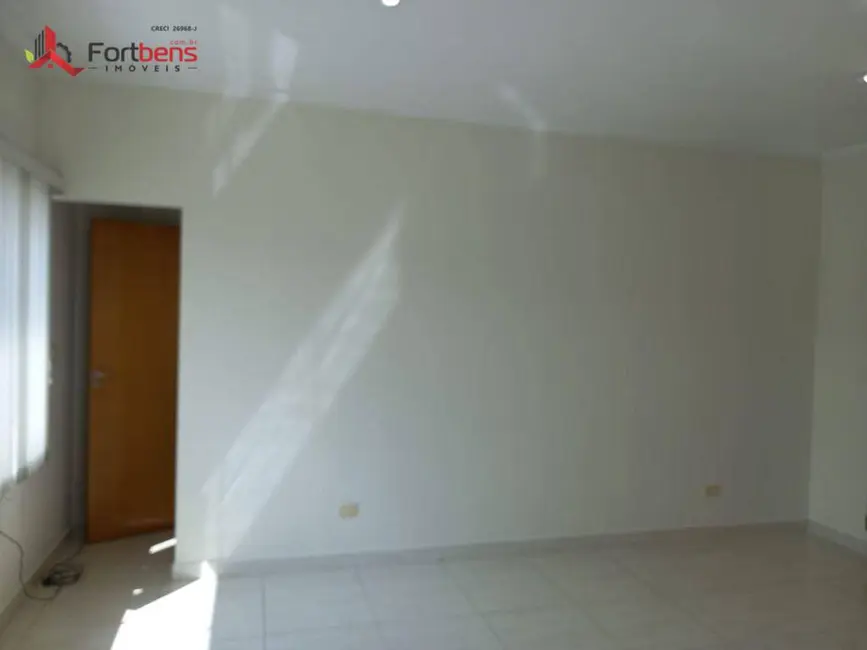 Casa para alugar, 180m2 em Região Central, Caieiras - SP - imagem 4 Foto 4 de Casa para alugar, 180m2 em Região Central, Caieiras - SP