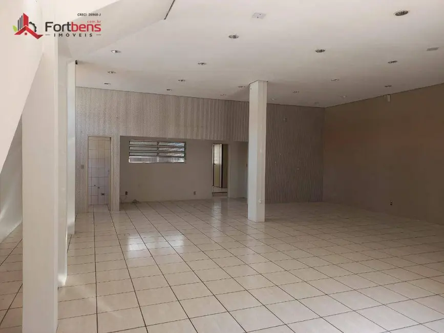 Sala Comercial para alugar, 200m2 em Região Central, Caieiras - SP - imagem 3 Foto 3 de Sala Comercial para alugar, 200m2 em Região Central, Caieiras - SP