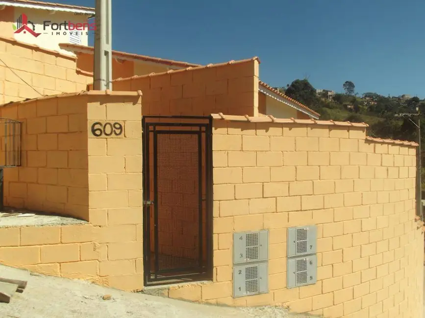 Casa com 2 quartos à venda, 42m2 em Jardim São João, Francisco Morato - SP - imagem 3 Foto 3 de Casa com 2 quartos à venda, 42m2 em Jardim São João, Francisco Morato - SP