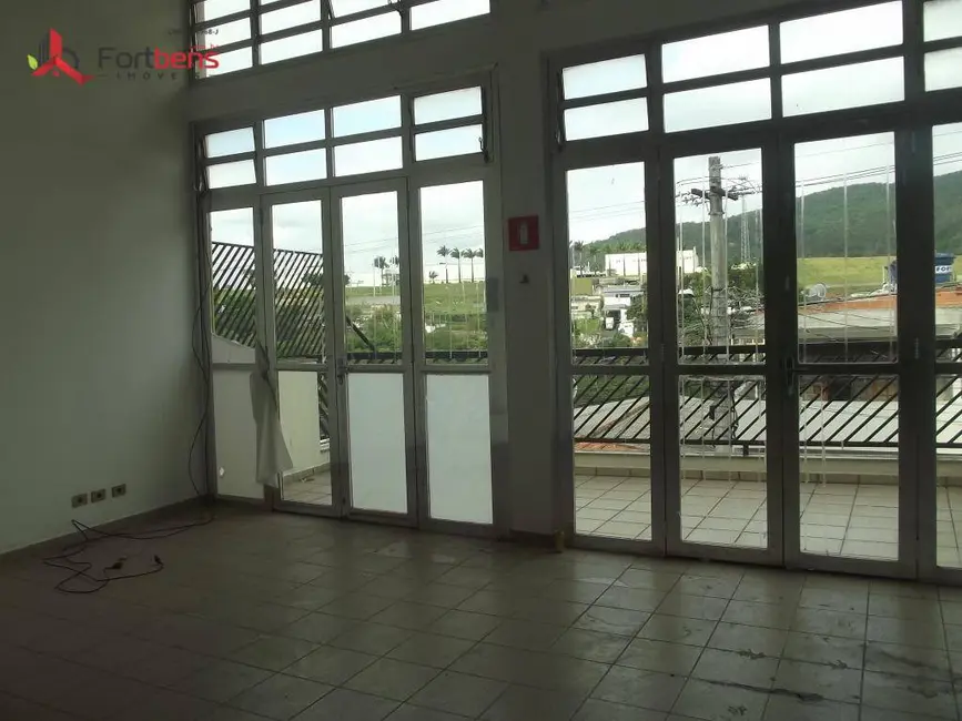Foto 3 de Sala Comercial para alugar, 256m2 em Laranjeiras, Caieiras - SP