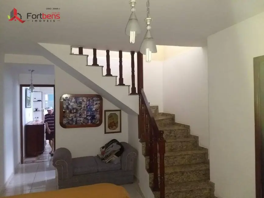 Sobrado com 3 quartos à venda, 131m2 em Laranjeiras, Caieiras - SP - imagem 7 Foto 7 de Sobrado com 3 quartos à venda, 131m2 em Laranjeiras, Caieiras - SP