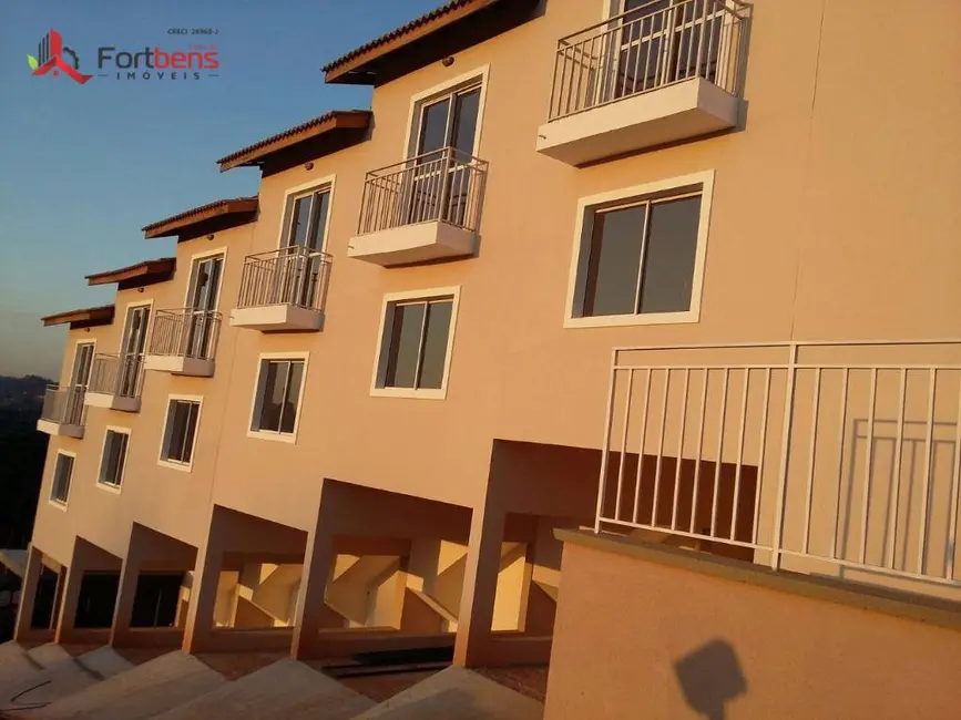 Foto 2 de Sobrado com 2 quartos à venda, 84m2 em Chácaras São José, Franco Da Rocha - SP