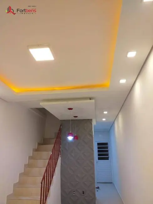 Sobrado com 2 quartos à venda, 100m2 em Jardim Alegria, Francisco Morato - SP - imagem 4 Foto 4 de Sobrado com 2 quartos à venda, 100m2 em Jardim Alegria, Francisco Morato - SP