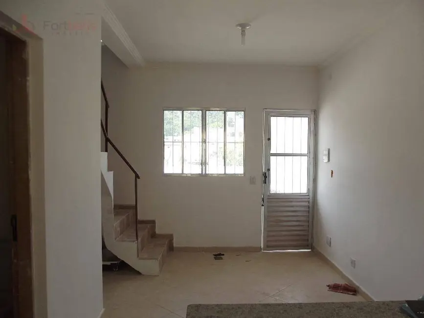 Sobrado com 2 quartos à venda, 60m2 em Jardim Alegria, Francisco Morato - SP - imagem 3 Foto 3 de Sobrado com 2 quartos à venda, 60m2 em Jardim Alegria, Francisco Morato - SP