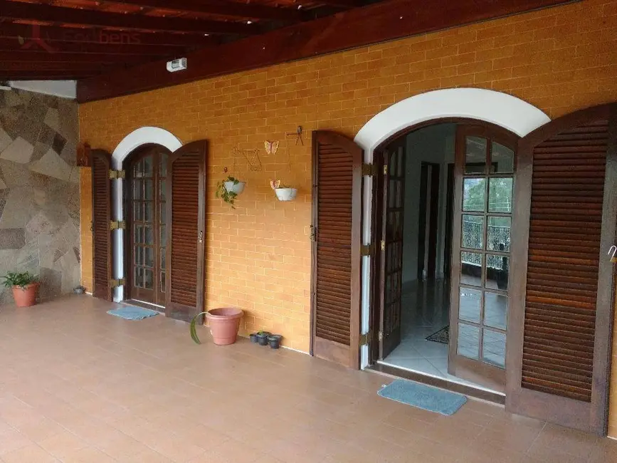 Foto 2 de Sobrado com 4 quartos à venda, 200m2 em Companhia Fazenda Belém, Franco Da Rocha - SP