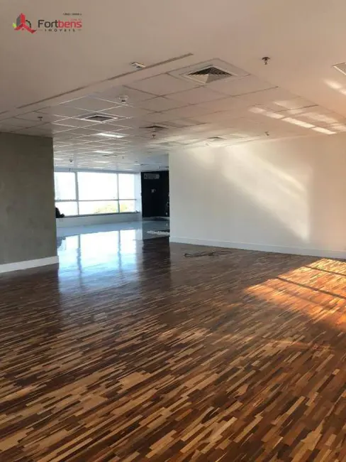 Foto 2 de Loft / Flat para alugar, 303m2 em Jardim das Acácias, São Paulo - SP
