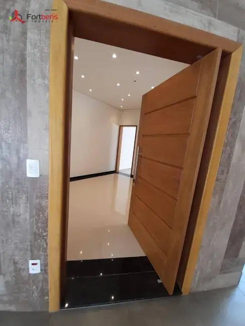 Casa com 3 quartos à venda, 179m2 em Jardim Russo, São Paulo - SP - imagem 5 Foto 5 de Casa com 3 quartos à venda, 179m2 em Jardim Russo, São Paulo - SP