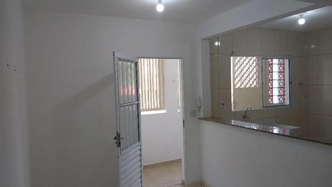Casa com 1 quarto para alugar, 53m2 em Vila São Benedito, Franco Da Rocha - SP - imagem 4 Foto 4 de Casa com 1 quarto para alugar, 53m2 em Vila São Benedito, Franco Da Rocha - SP