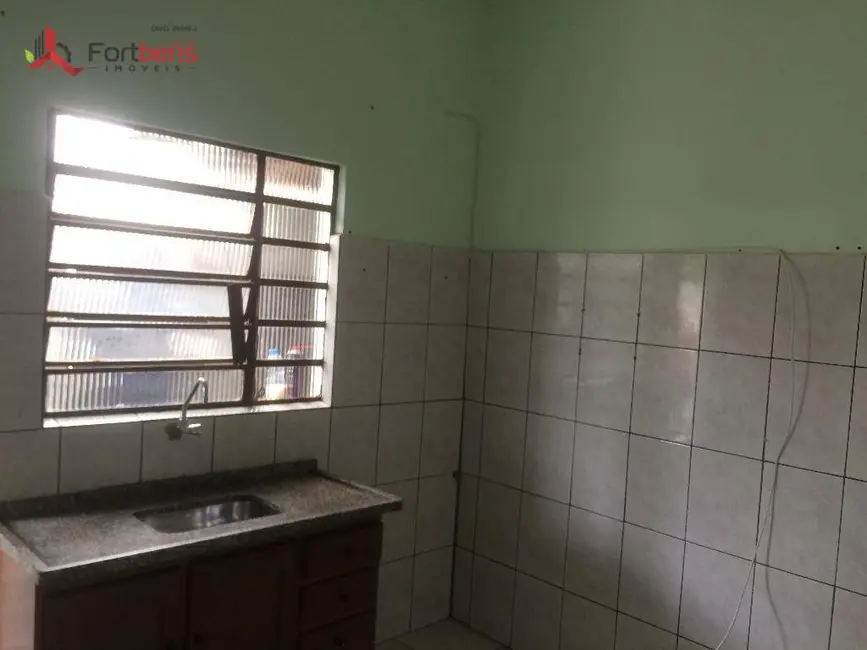 Casa com 2 quartos à venda e para alugar, 229m2 em Vera Tereza, Caieiras - SP - imagem 4 Foto 4 de Casa com 2 quartos à venda e para alugar, 229m2 em Vera Tereza, Caieiras - SP