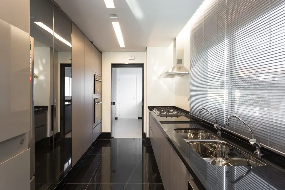 Foto 8 de Apartamento com 4 quartos à venda, 215m2 em Vila Mariana, São Paulo - SP