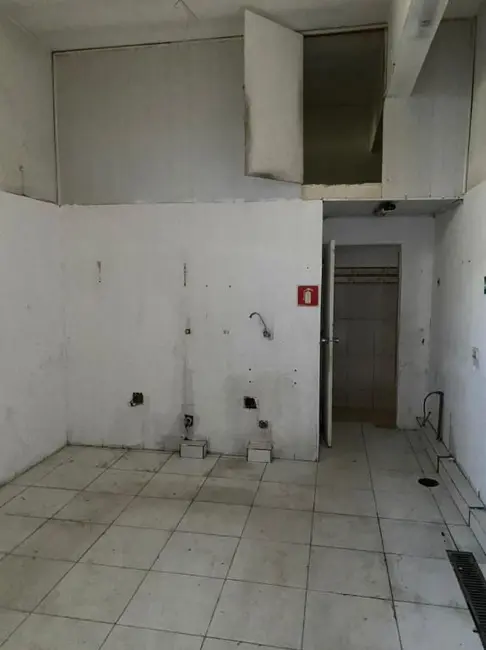 Foto 9 de Casa com 2 quartos à venda e para alugar, 331m2 em Vila Perus, São Paulo - SP