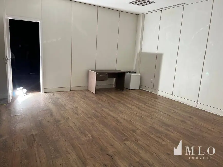 Sala Comercial à venda e para alugar, 65m2 em Centro, Balneario Camboriu - SC - imagem 5 Foto 5 de Sala Comercial à venda e para alugar, 65m2 em Centro, Balneario Camboriu - SC