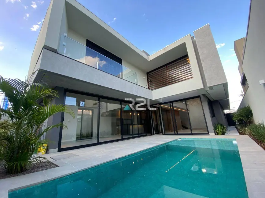 Sobrado com 4 quartos à venda, 360m2 em Campo Grande - MS - imagem 9 Foto 9 de Sobrado com 4 quartos à venda, 360m2 em Campo Grande - MS