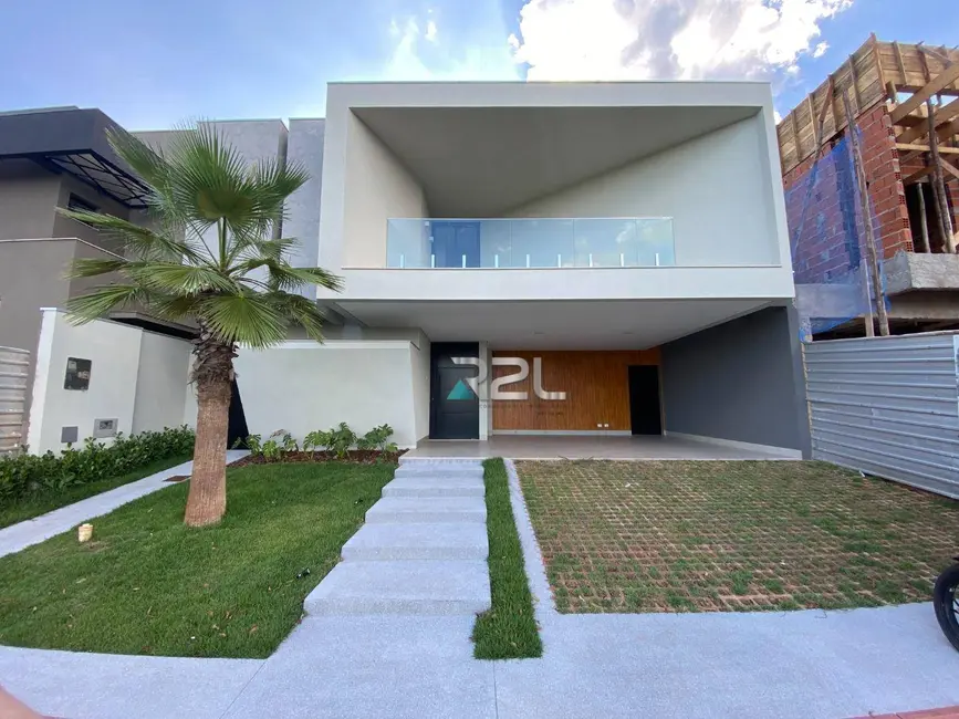 Foto 1 de Sobrado com 4 quartos à venda, 360m2 em Campo Grande - MS