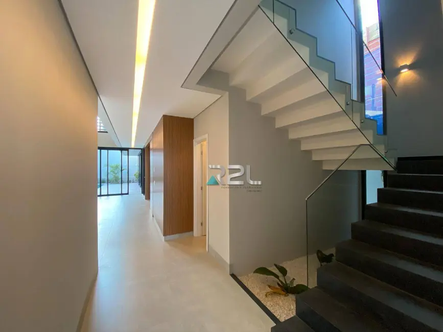 Sobrado com 4 quartos à venda, 360m2 em Campo Grande - MS - imagem 4 Foto 4 de Sobrado com 4 quartos à venda, 360m2 em Campo Grande - MS