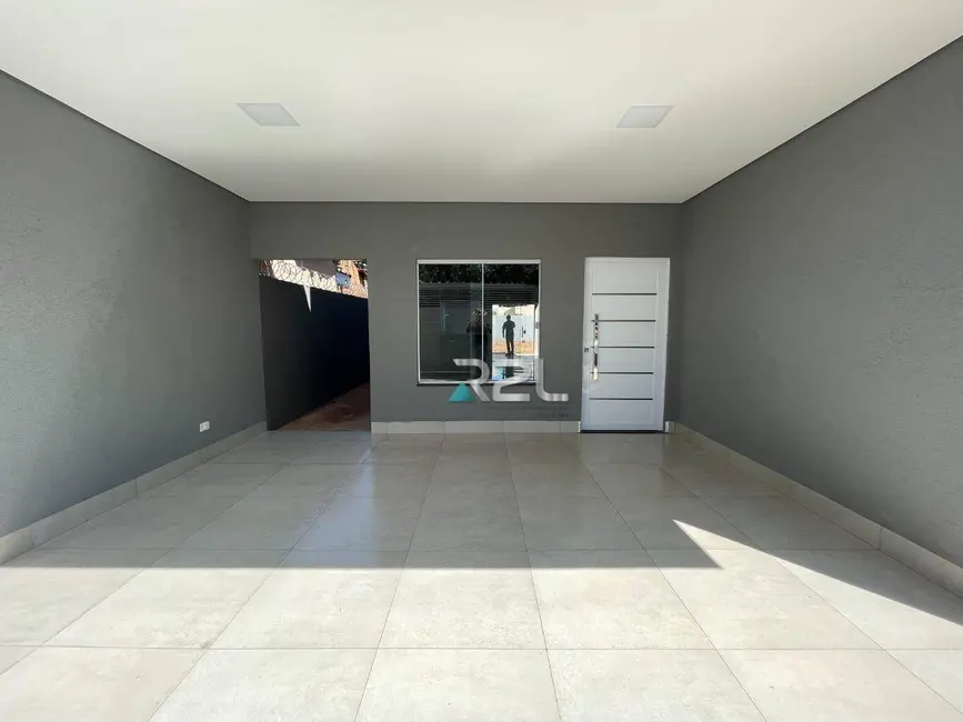 Foto 2 de Casa com 3 quartos à venda, 360m2 em Universitário, Campo Grande - MS