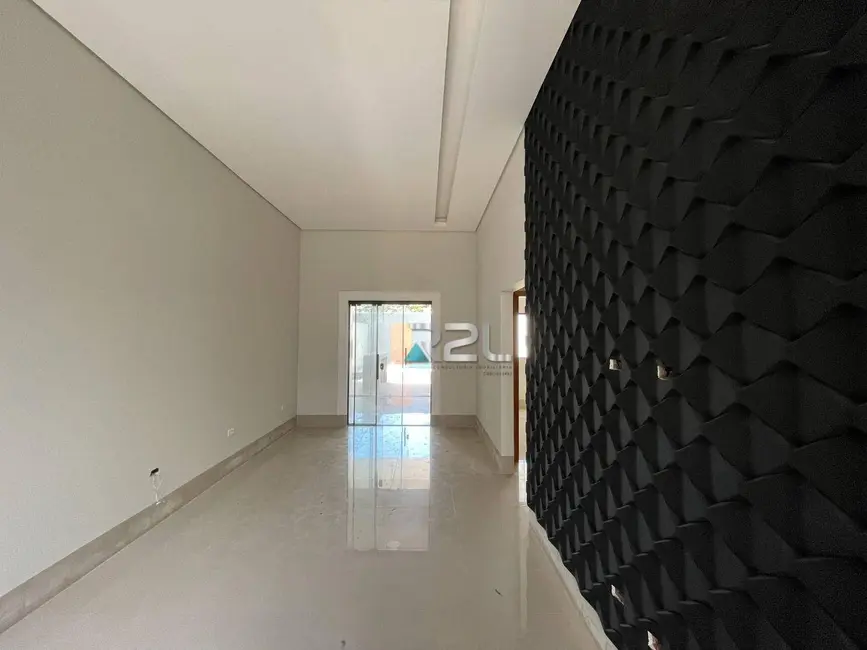 Foto 2 de Casa com 3 quartos à venda, 225m2 em Rita Vieira, Campo Grande - MS