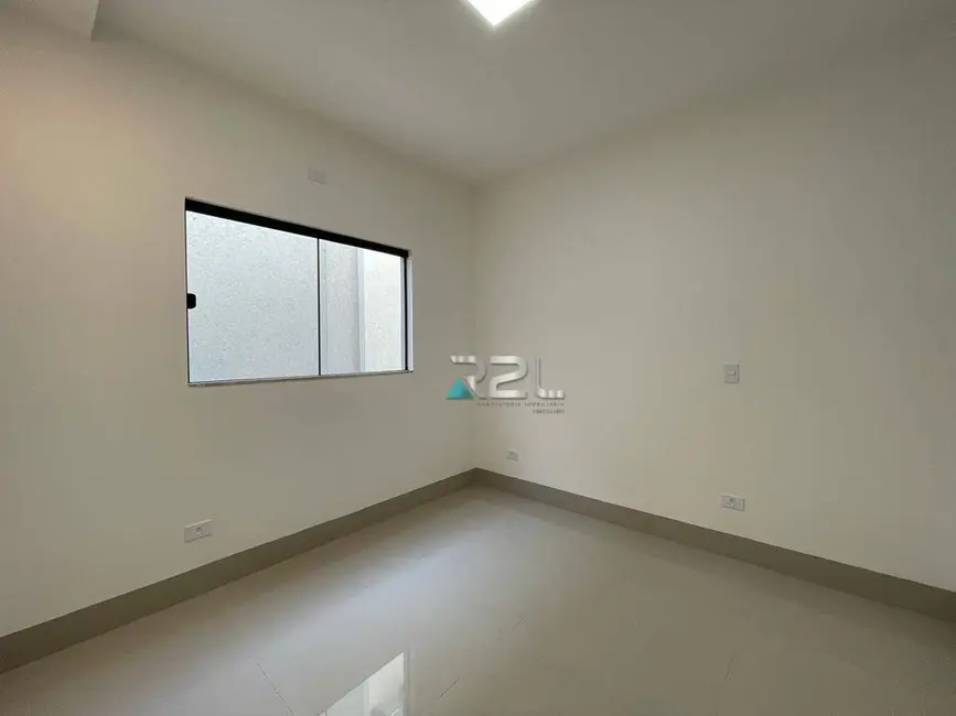Casa com 3 quartos à venda, 270m2 em Parque Residencial Rita Vieira, Campo Grande - MS - imagem 8 Foto 8 de Casa com 3 quartos à venda, 270m2 em Parque Residencial Rita Vieira, Campo Grande - MS