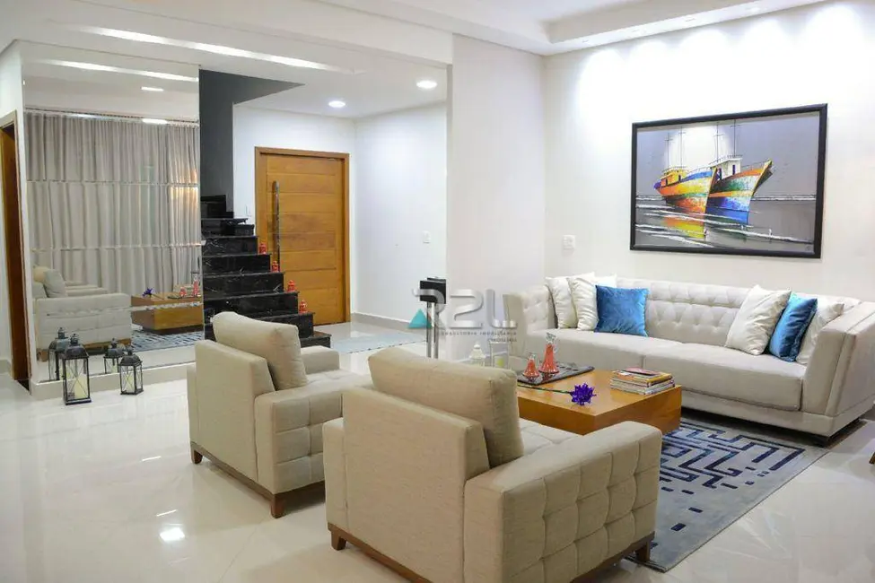 Sobrado com 4 quartos à venda, 450m2 em Residencial Damha II, Campo Grande - MS - imagem 4 Foto 4 de Sobrado com 4 quartos à venda, 450m2 em Residencial Damha II, Campo Grande - MS