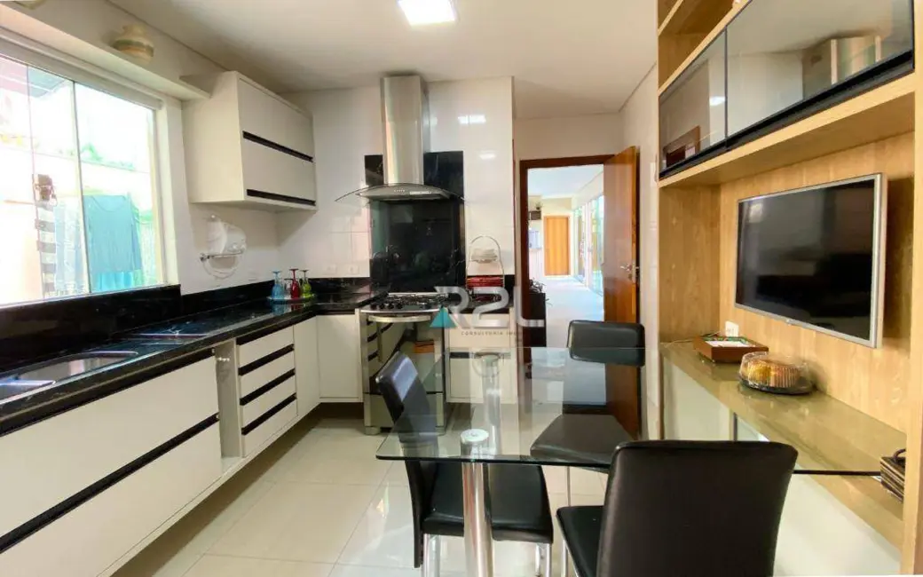 Sobrado com 4 quartos à venda, 450m2 em Residencial Damha II, Campo Grande - MS - imagem 9 Foto 9 de Sobrado com 4 quartos à venda, 450m2 em Residencial Damha II, Campo Grande - MS