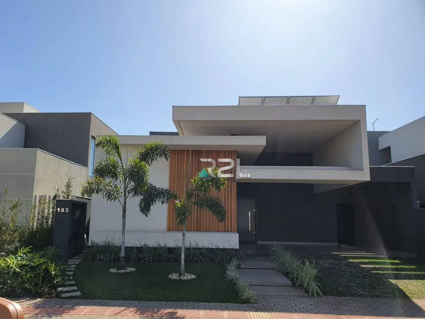 Foto 1 de Casa de Condomínio com 3 quartos à venda, 374m2 em Jardim Montevidéu, Campo Grande - MS