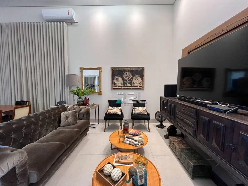 Foto 3 de Casa de Condomínio com 3 quartos à venda, 374m2 em Jardim Montevidéu, Campo Grande - MS