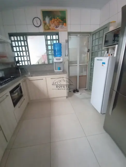 Foto 6 de Casa com 2 quartos à venda, 175m2 em Bofete - SP