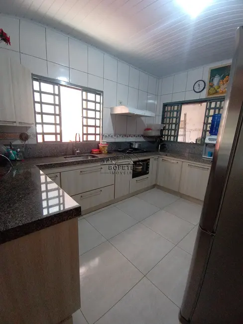 Foto 7 de Casa com 2 quartos à venda, 175m2 em Bofete - SP