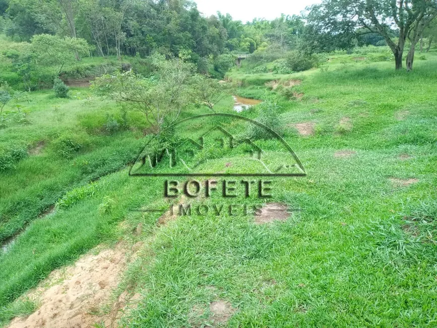 Foto 3 de Chácara à venda, 42000m2 em Bofete - SP