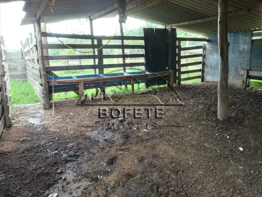 Foto 9 de Chácara à venda, 42000m2 em Bofete - SP