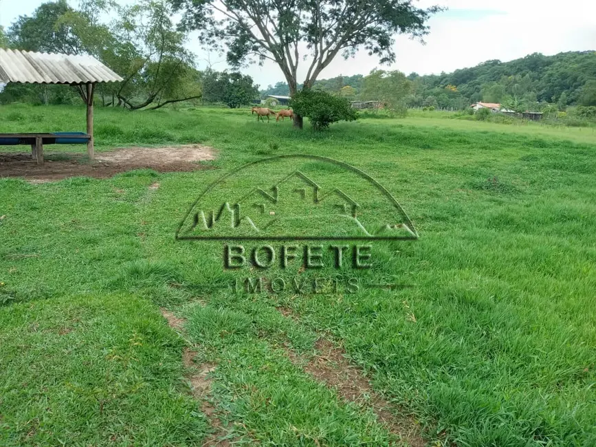 Foto 1 de Chácara à venda, 42000m2 em Bofete - SP