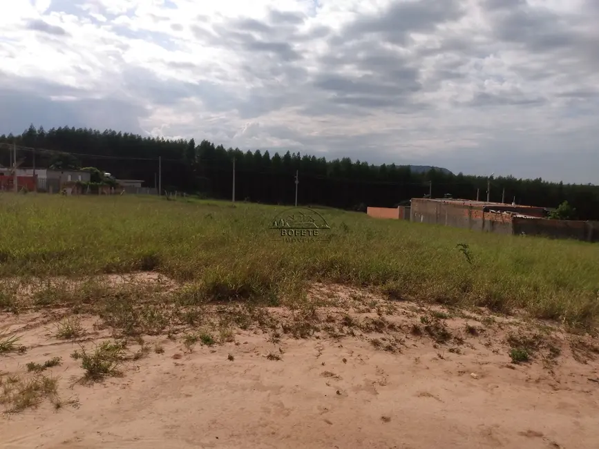 Foto 6 de Terreno / Lote à venda, 600m2 em Bofete - SP