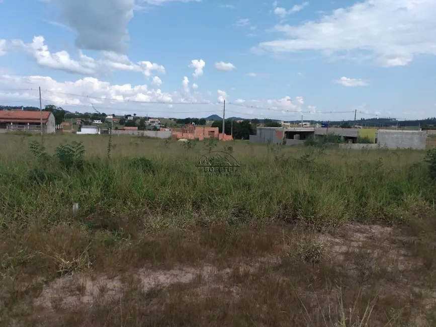 Foto 2 de Terreno / Lote à venda, 300m2 em Bofete - SP