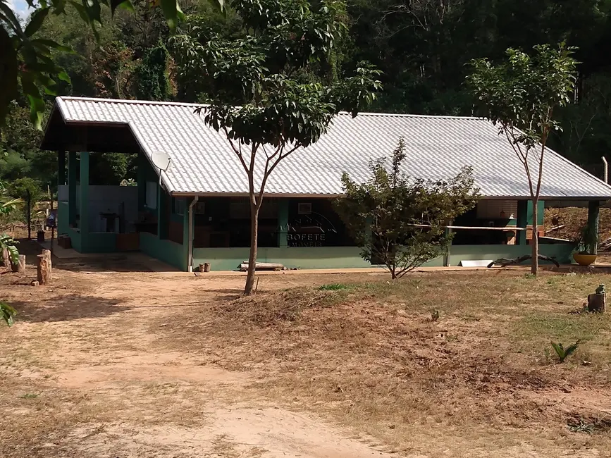 Foto 3 de Chácara com 3 quartos à venda, 170m2 em Bofete - SP