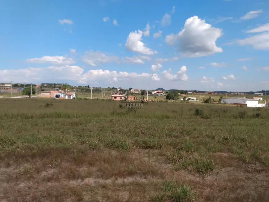 Foto 5 de Terreno / Lote à venda, 300m2 em Bofete - SP