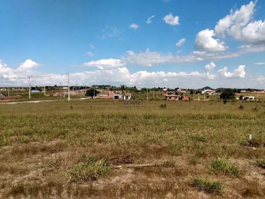 Foto 3 de Terreno / Lote à venda, 300m2 em Bofete - SP