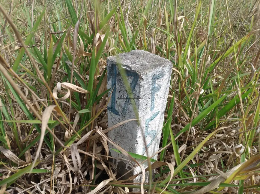 Foto 6 de Terreno / Lote à venda, 300m2 em Bofete - SP