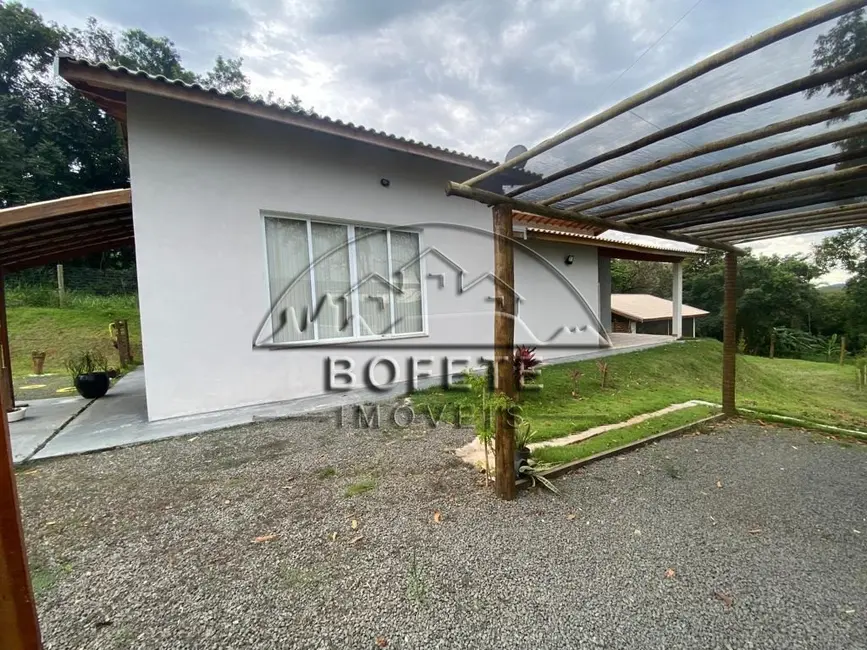 Foto 6 de Casa com 2 quartos à venda, 150m2 em Bofete - SP