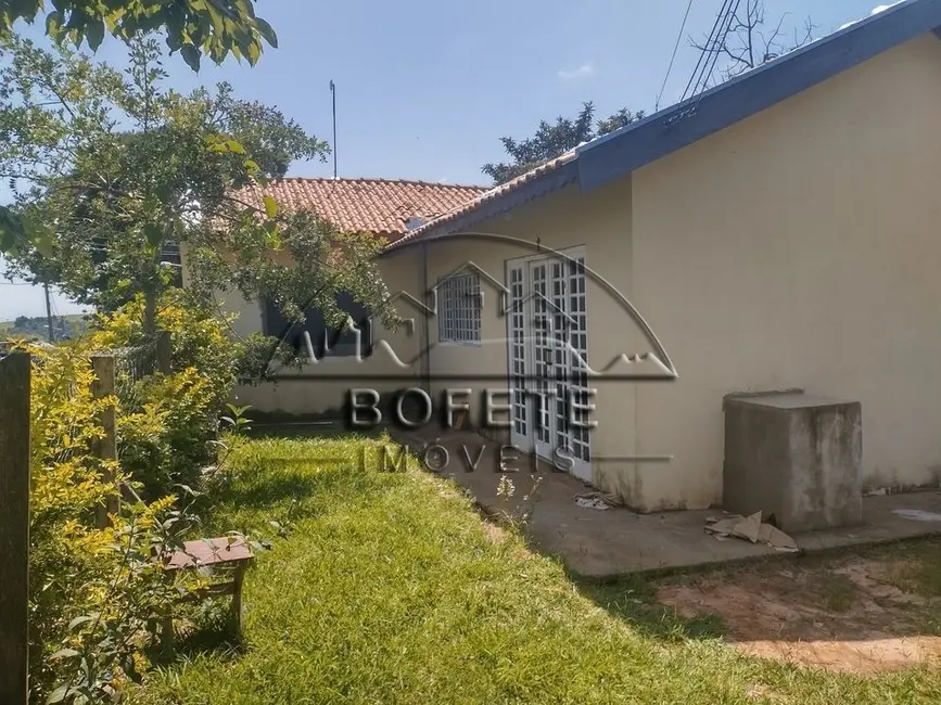 Foto 4 de Chácara com 2 quartos à venda, 485m2 em Bofete - SP