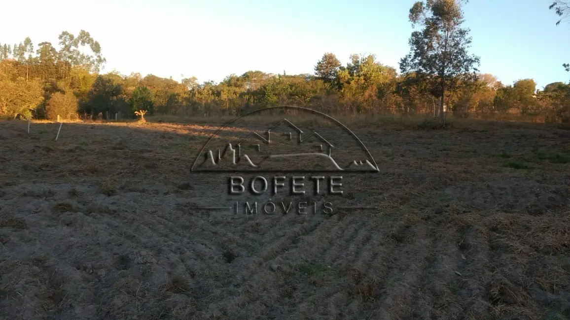 Foto 1 de Chácara à venda, 10800m2 em Bofete - SP