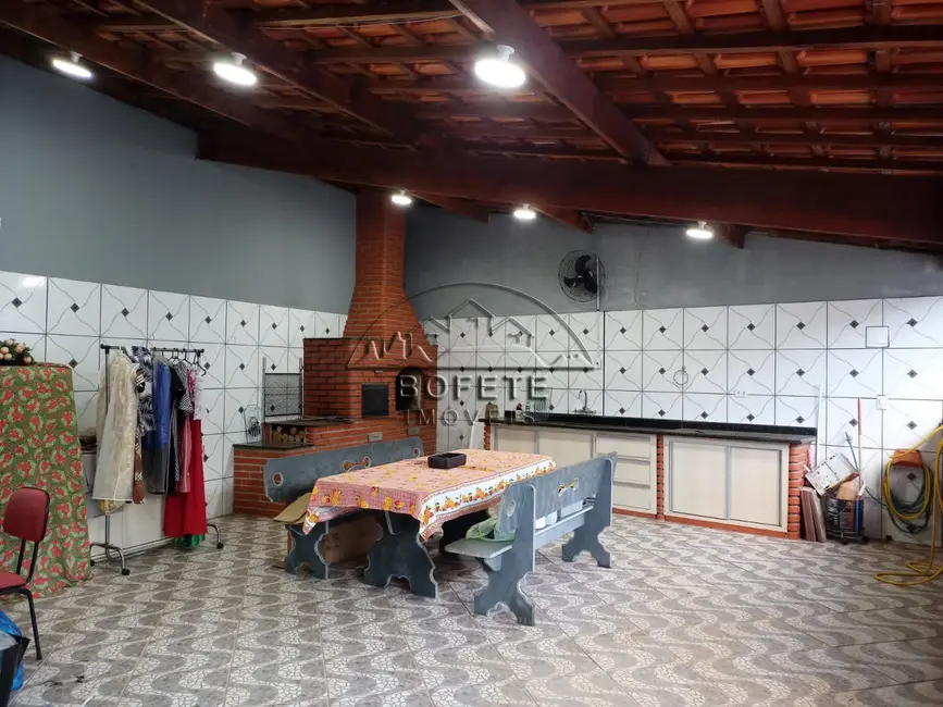 Foto 7 de Casa com 2 quartos à venda, 218m2 em Bofete - SP