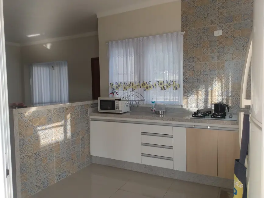 Foto 4 de Casa com 2 quartos à venda, 86m2 em Bofete - SP