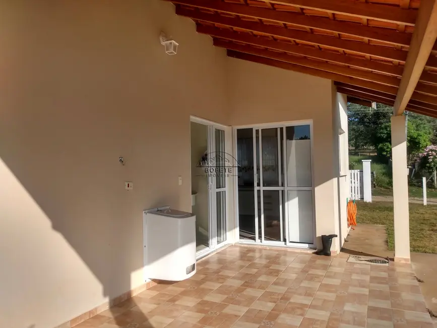 Foto 3 de Casa com 2 quartos à venda, 86m2 em Bofete - SP