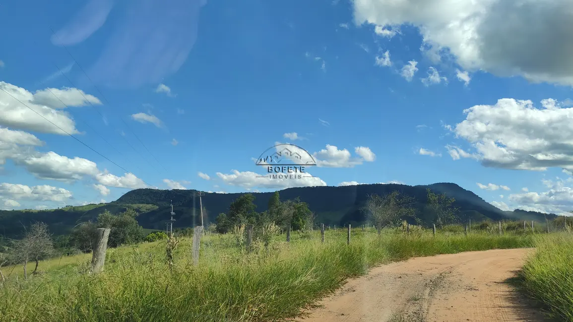 Foto 1 de Chácara com 3 quartos à venda, 72m2 em Bofete - SP