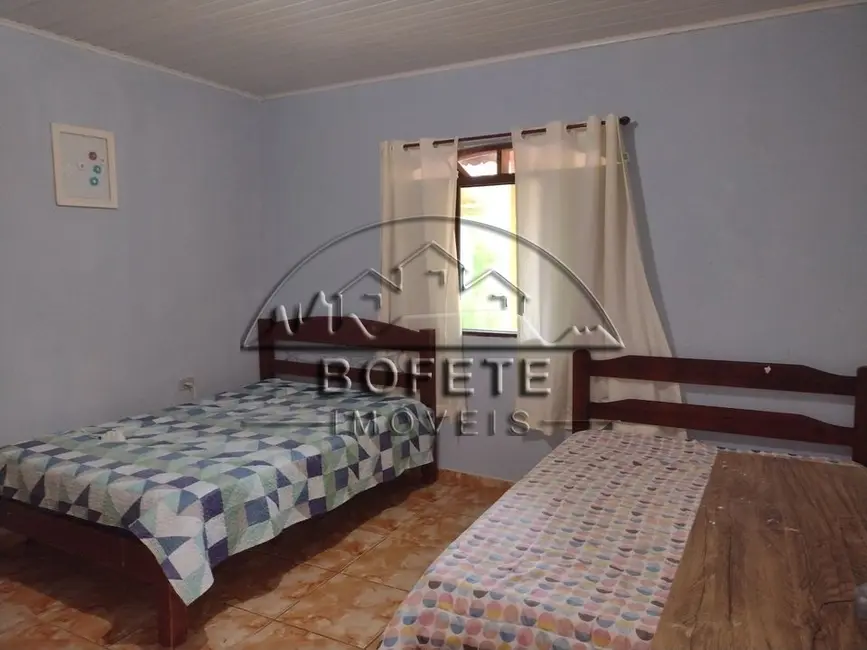 Foto 9 de Chácara com 3 quartos à venda, 200m2 em Bofete - SP