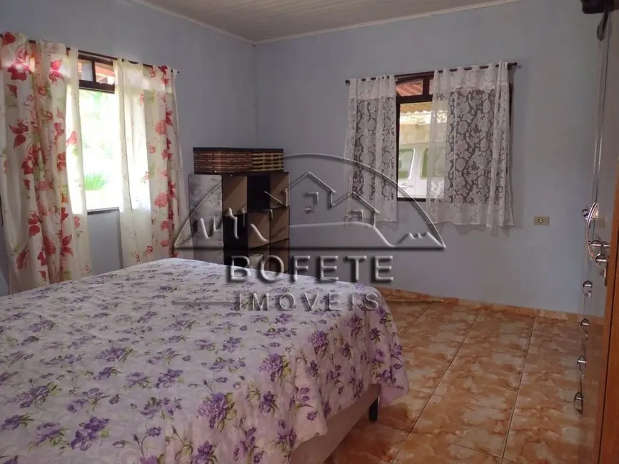 Foto 3 de Chácara com 3 quartos à venda, 200m2 em Bofete - SP