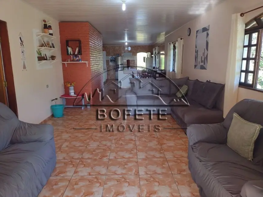 Foto 8 de Chácara com 3 quartos à venda, 200m2 em Bofete - SP